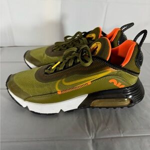 Nike Air Max 2090 Olive Flak Running Athletic Training Shoes Size 7.5